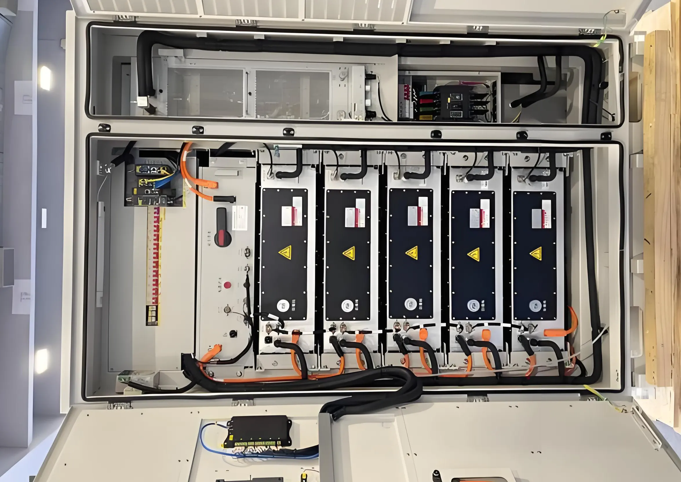 BMS cables for photovoltaic devices